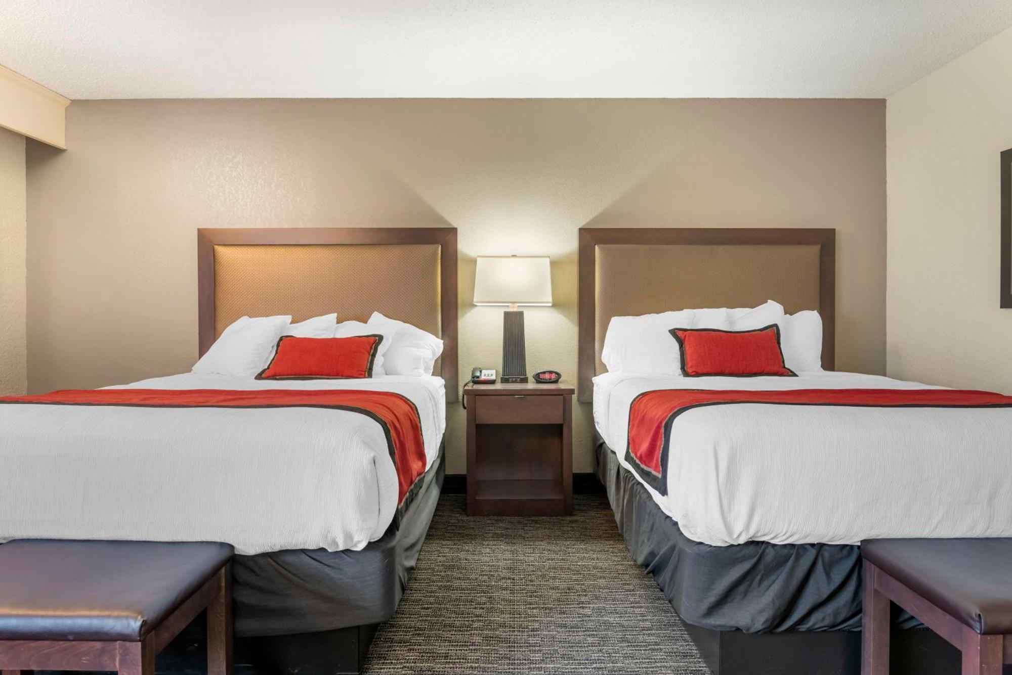 Best Western Plus Ramkota Hotel Sioux Falls Exterior photo