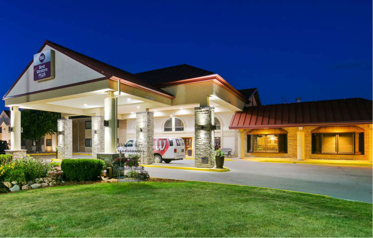 Best Western Plus Ramkota Hotel Sioux Falls Exterior photo